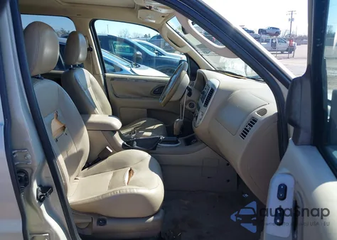 2005 Ford Escape Limited из США, поврежденный, VIN 1FMCU04145KC80484